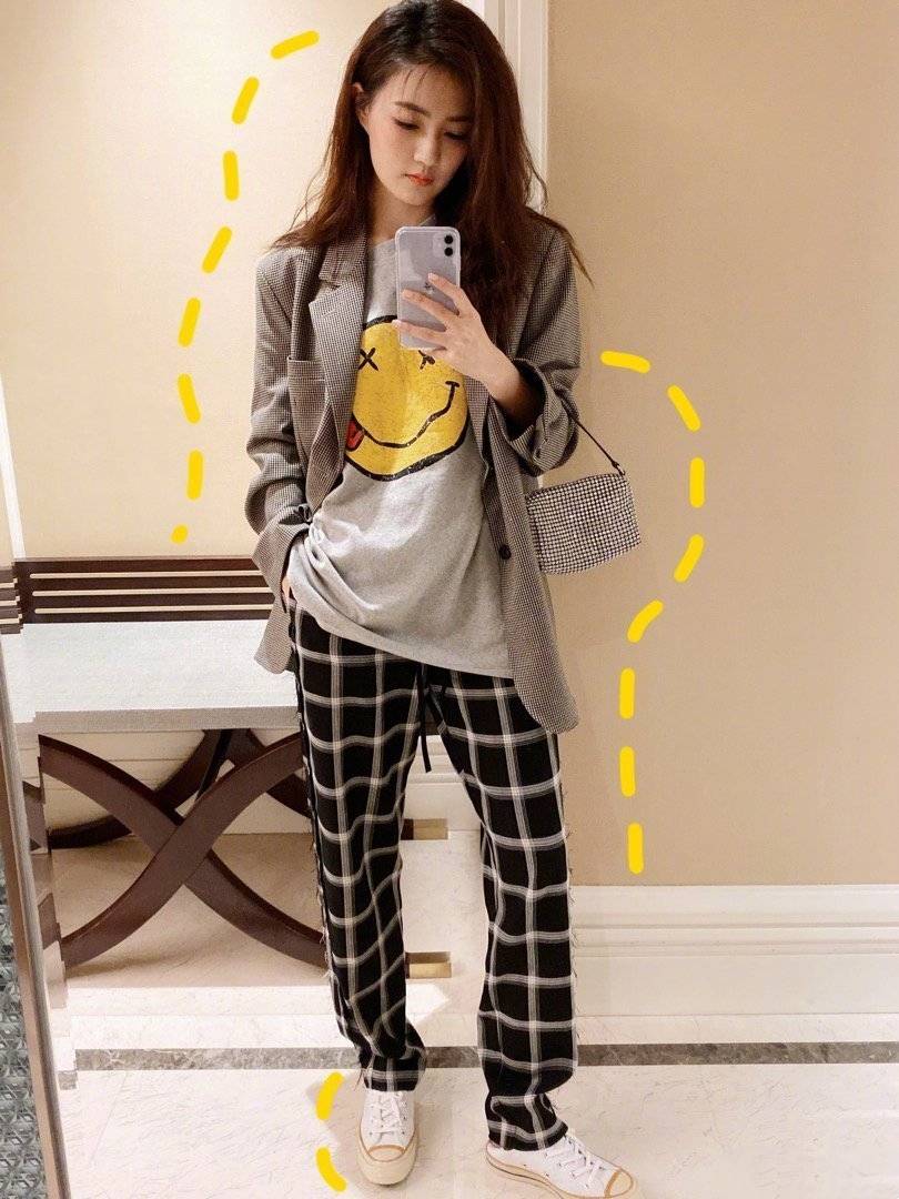 卫衣|徐璐真是被张铭恩宠成小公主，穿搭越来越甜美可爱，少女感十足