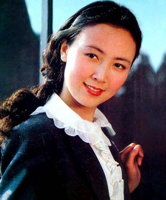 角色|60岁赵静近照，刚出道就走红，颜值不输刘晓庆，嫁军官恩爱40年