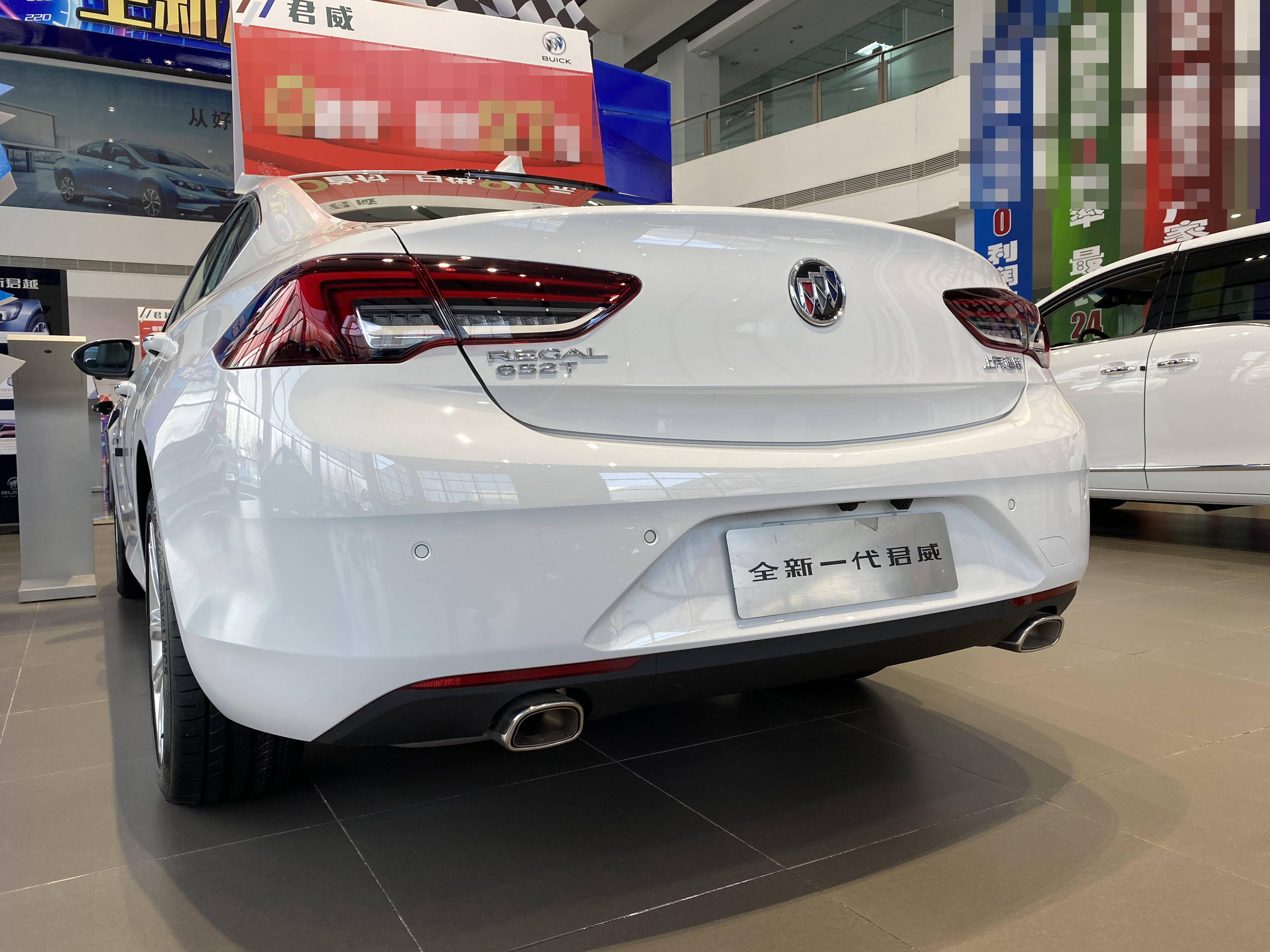 作为年轻消费者比较喜欢的一款车型,君威的设计展现出了年轻动感高