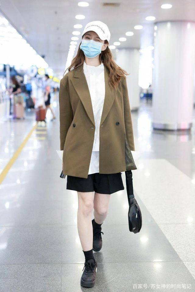 身材|阔腿裤最终还是被“沙发裤”取代了，舒适又清爽，美的让人羡慕！