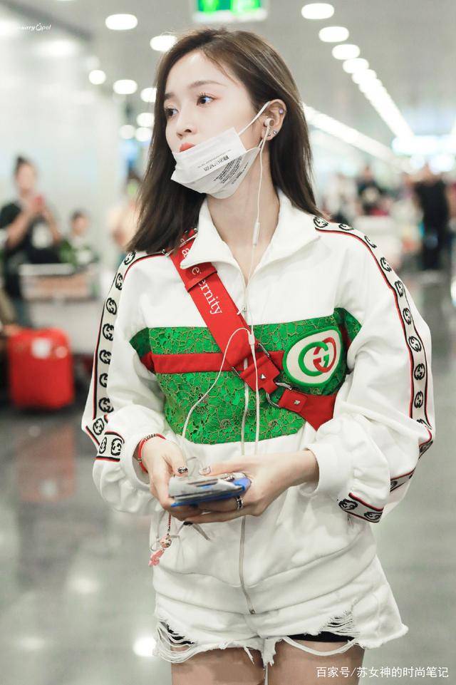 衬衣|30+的女人最好少穿紧身裤，建议照搬明星这8套穿法，减龄又洋气！