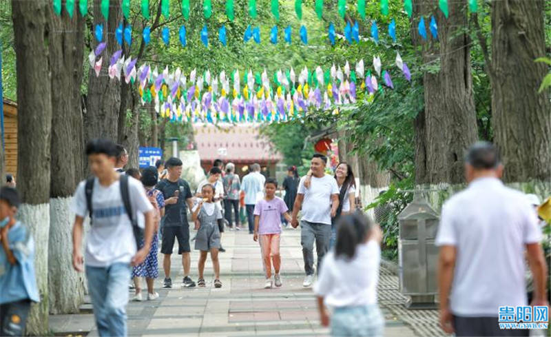 休闲时光|贵州贵阳：迎来暑期旅游旺季