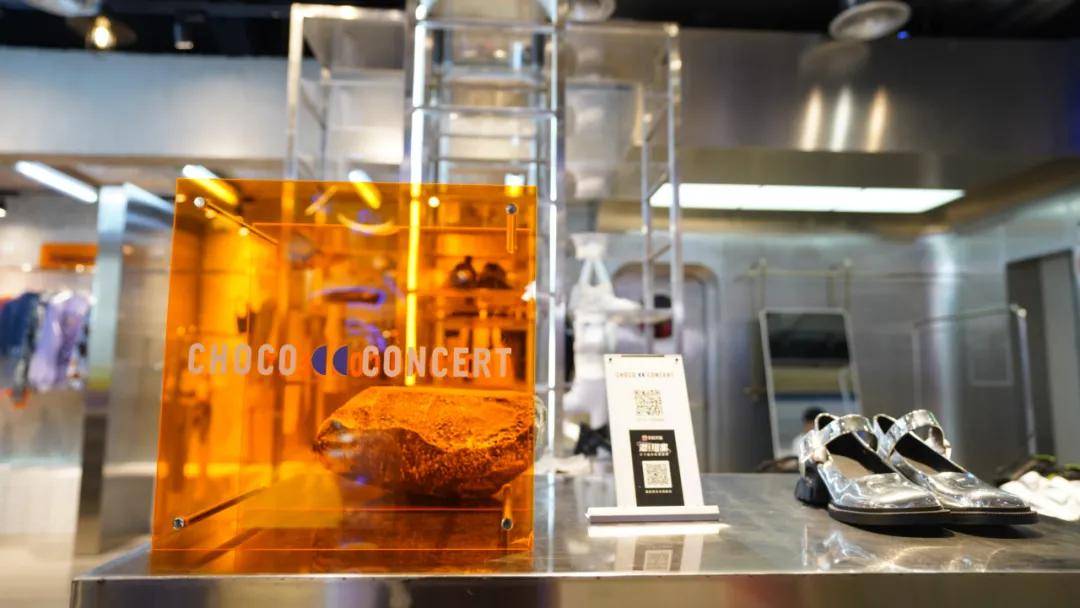 淮海|TX淮海再起潮流新风尚，手机天猫潮搭案上海首展，人潮汹涌！