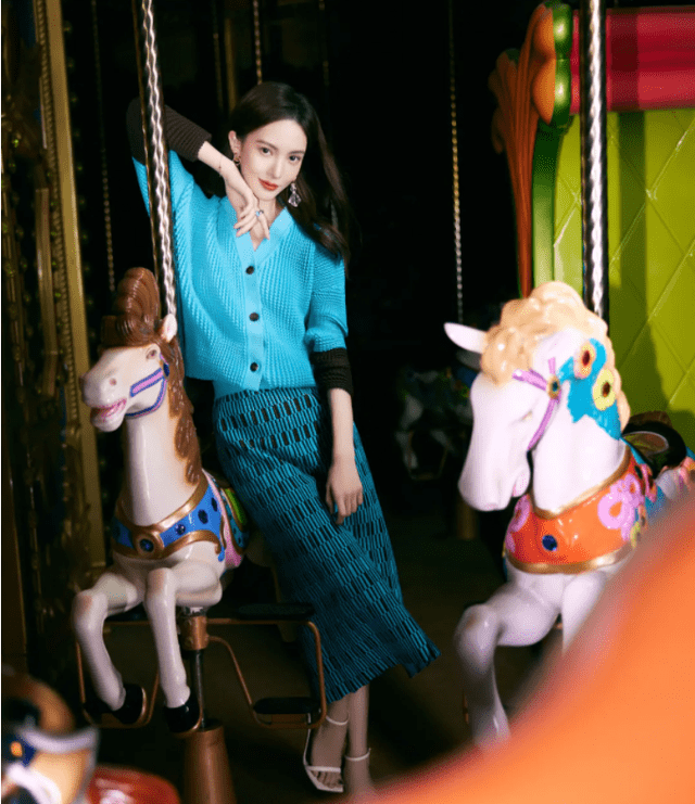 整体|金晨不仅拥有“舞蹈家”的身材，还是绝对的时尚精