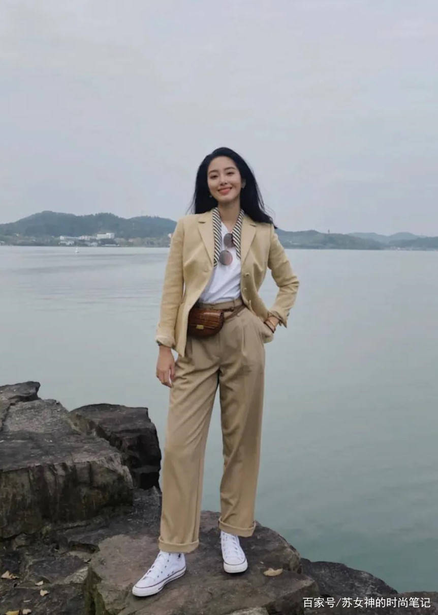 服装|衣服在精不在多，《芳华》女主早夏穿搭建议学起来，复古又时髦！
