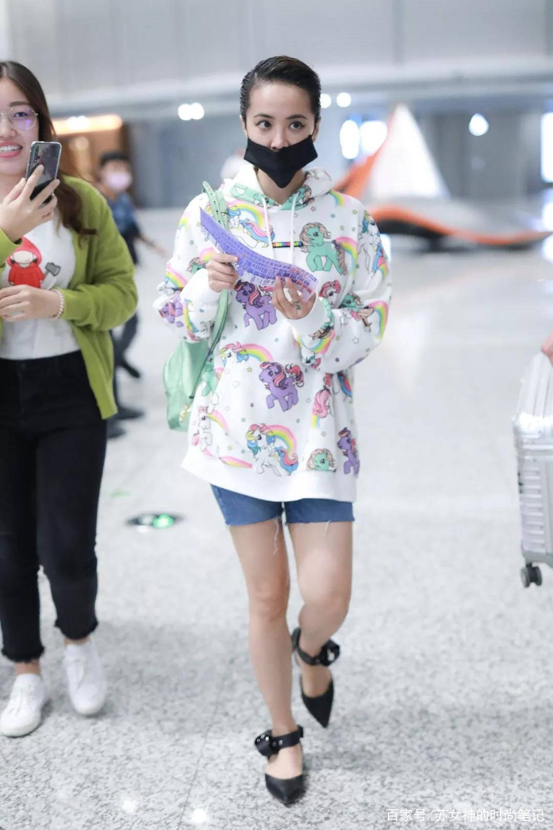 上装|最近流行了一种新穿法，叫“上衣+骑车裤”，新潮时髦，明星都爱