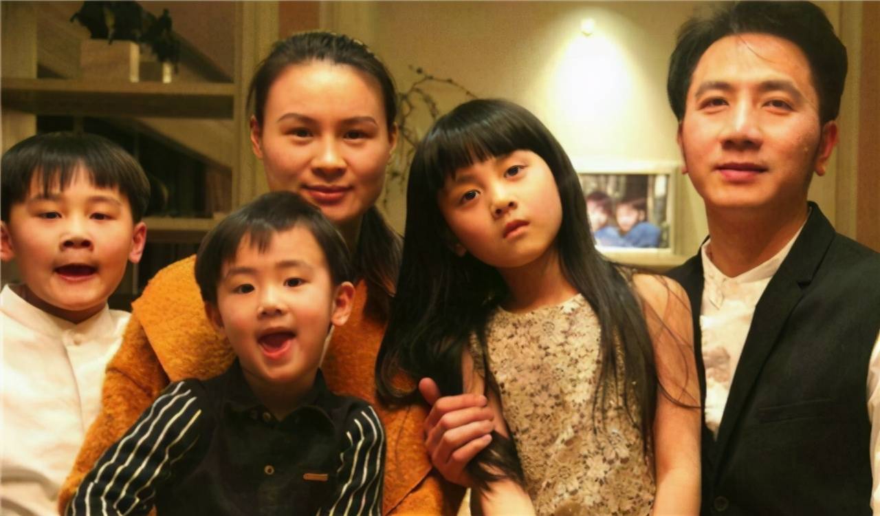 原创林生斌现任女友任真真打感情牌这段时间一直睡不好孩子也受罪