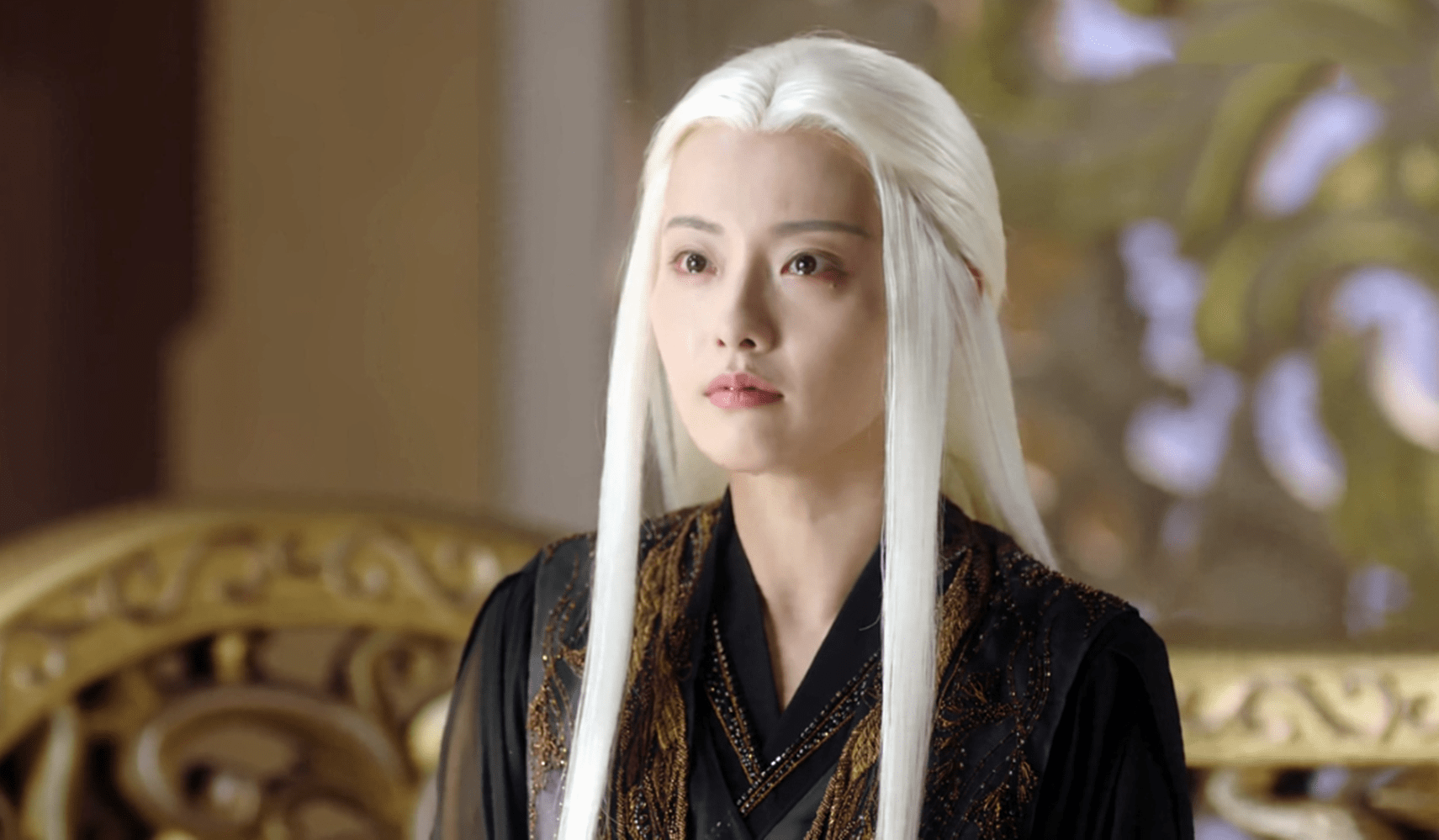 景昭|《千古玦尘》魔尊芜浣被废，暮光为她而死，她依旧不悔？最后疯了