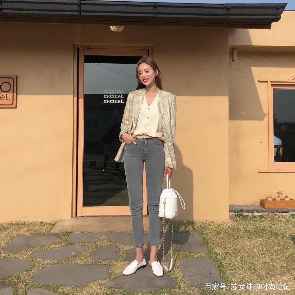香蕉|放弃你的小白鞋吧，今年回头率最高的是“香蕉鞋”，复古不撞鞋！