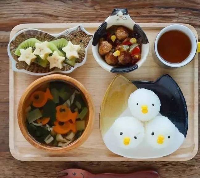 饭团子|日本一妈妈给孩子准备的早餐走红朋友圈,网友:吃得是“仪式感”