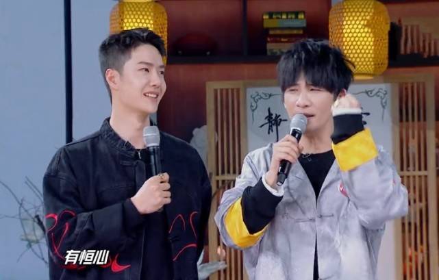 举动|王一博录节目不自觉提裤子，动作迷人引女粉尖叫，不愧是白牡丹