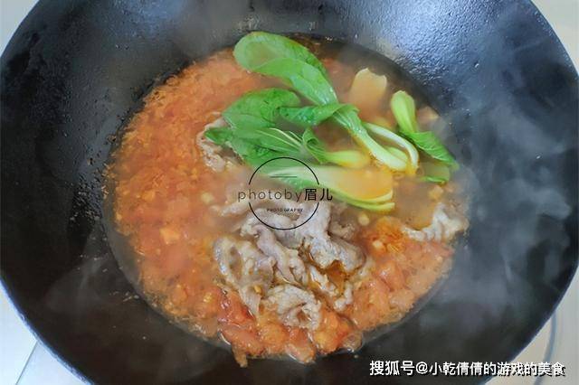 加入适量|天寒地冻，早餐必须来碗热汤面，别看简单营养可不缺，吃完舒坦！