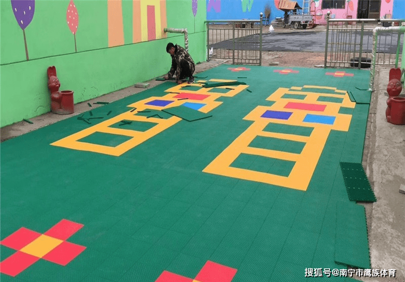 产品|幼儿园悬浮拼装地板怎么卖？看完就懂了