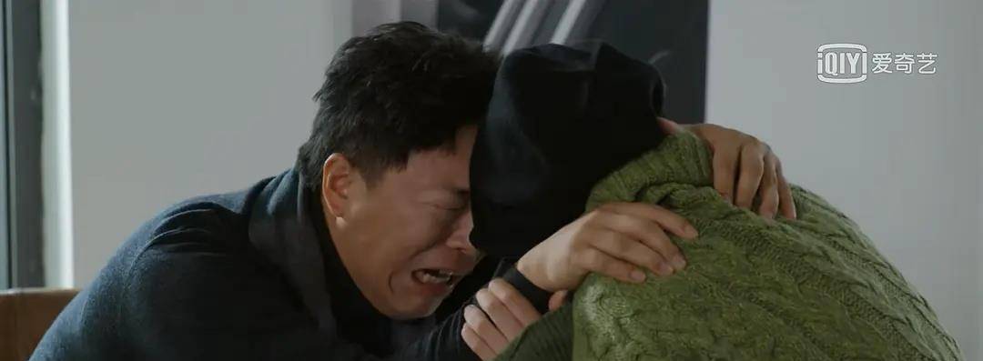 轻喜剧|同为影视圈顶流，冯小刚新剧被群嘲，张嘉译作品却成收视冠军