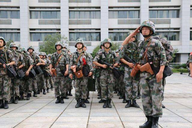 军官排行_世界近代八大将领排行榜,欧美占7人,亚洲仅一人来自中国