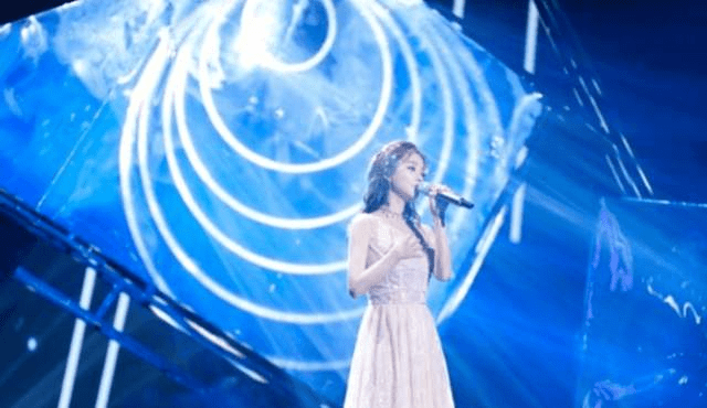 面的|冯提莫加盟闪电咖啡馆,音乐访谈讲述心路历程,粉丝互动大排面