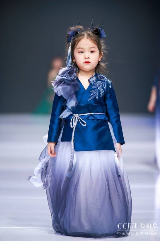 设计|繁花?惊鸿起,2021年，JUN君设计乘美而来