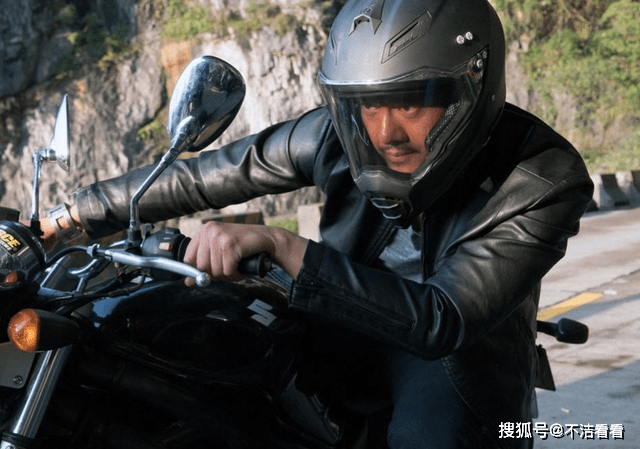 滑铁卢|上映6天票房不到千万，硬核大片滑铁卢，男主相比吴京差远了