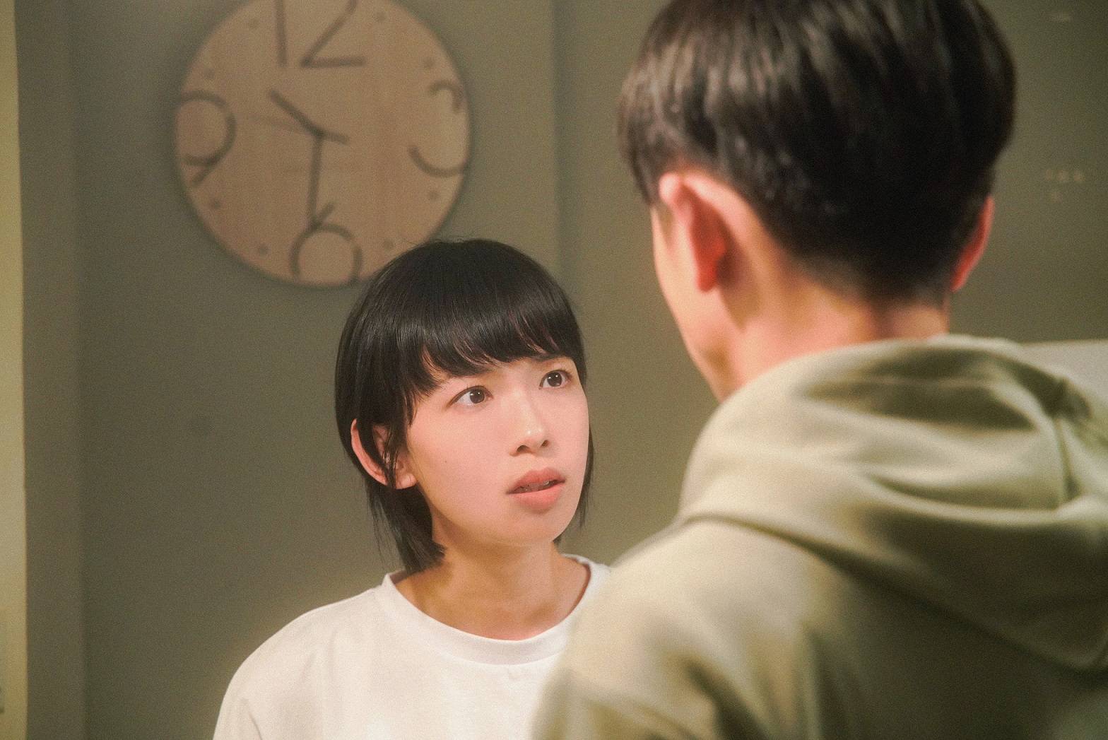 新歌|李靖筠新歌《差?些什么？》上线 诠释爱情中的矛盾与抉择