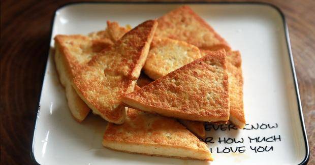 冬日|冬日里的美味家常菜,用普通的豆腐做一道干锅豆腐,好吃又下饭