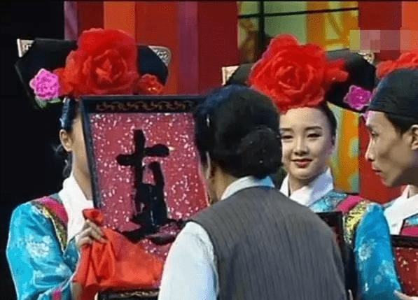 舞台|赵丽蓉离世21周年,老艺术家在舞台上表演探戈、武术,带给人民欢乐的她罹