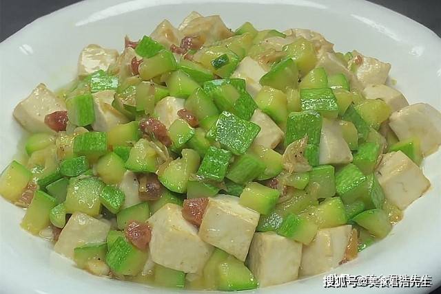 西葫芦炒豆腐