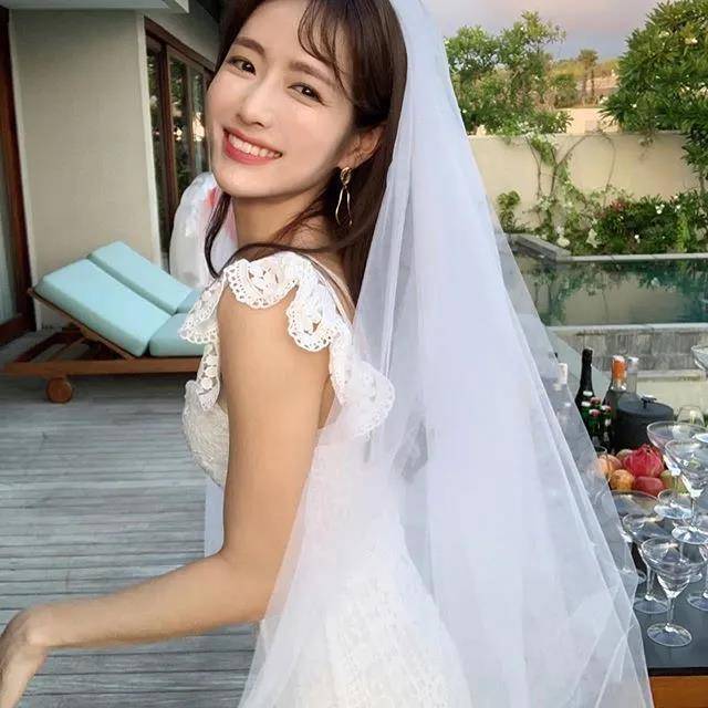 因为|韩国美女小姐姐，通过健身保持好身材，她的小蛮腰，太让人羡慕了