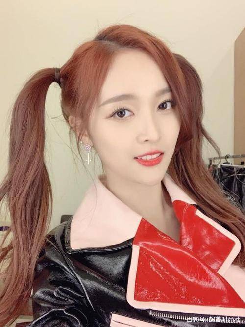 发型|女明星为扮嫩出奇招?热巴似中国版初音,郑爽双马尾却暴露脱发