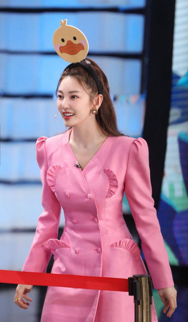 秒杀|有种秒杀叫“张雨绮”！又纯又性感，气场全开