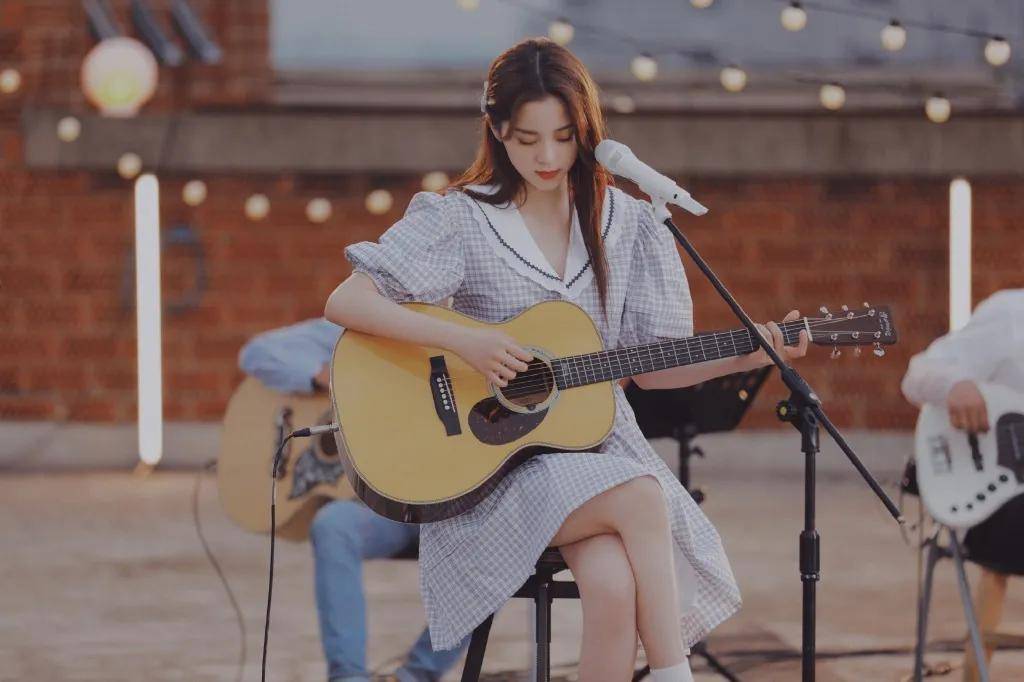 视觉|连衣裙不会挑? 学会这三招让你美得毫不费力!