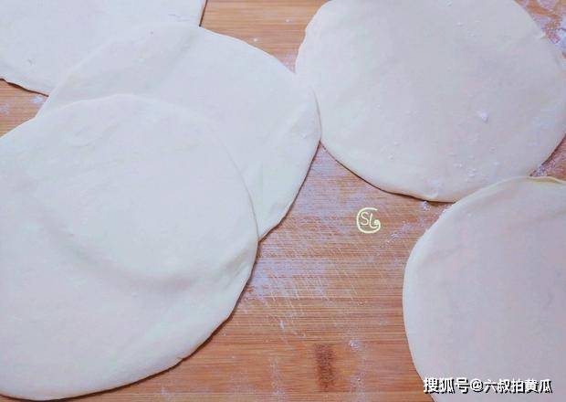 煎饼|家人最爱的懒人早餐,20分钟搞定,一次三个不过瘾,外酥里嫩