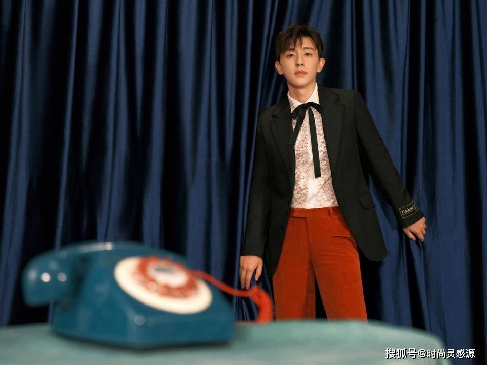 旧时光|穿蕾丝的浪漫少年:透露着,关于旧时光的美,绝美男士蕾丝单品就连邓伦也在穿