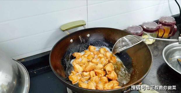 面团|90后宝妈太有才了，2个鸡蛋，一碗面粉，秘制香酥小零食，看馋了