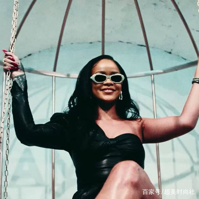 Rihanna|日婆蕾哈娜skr人才，把机车搬上秀场还不过瘾现成“内衣贩子”？