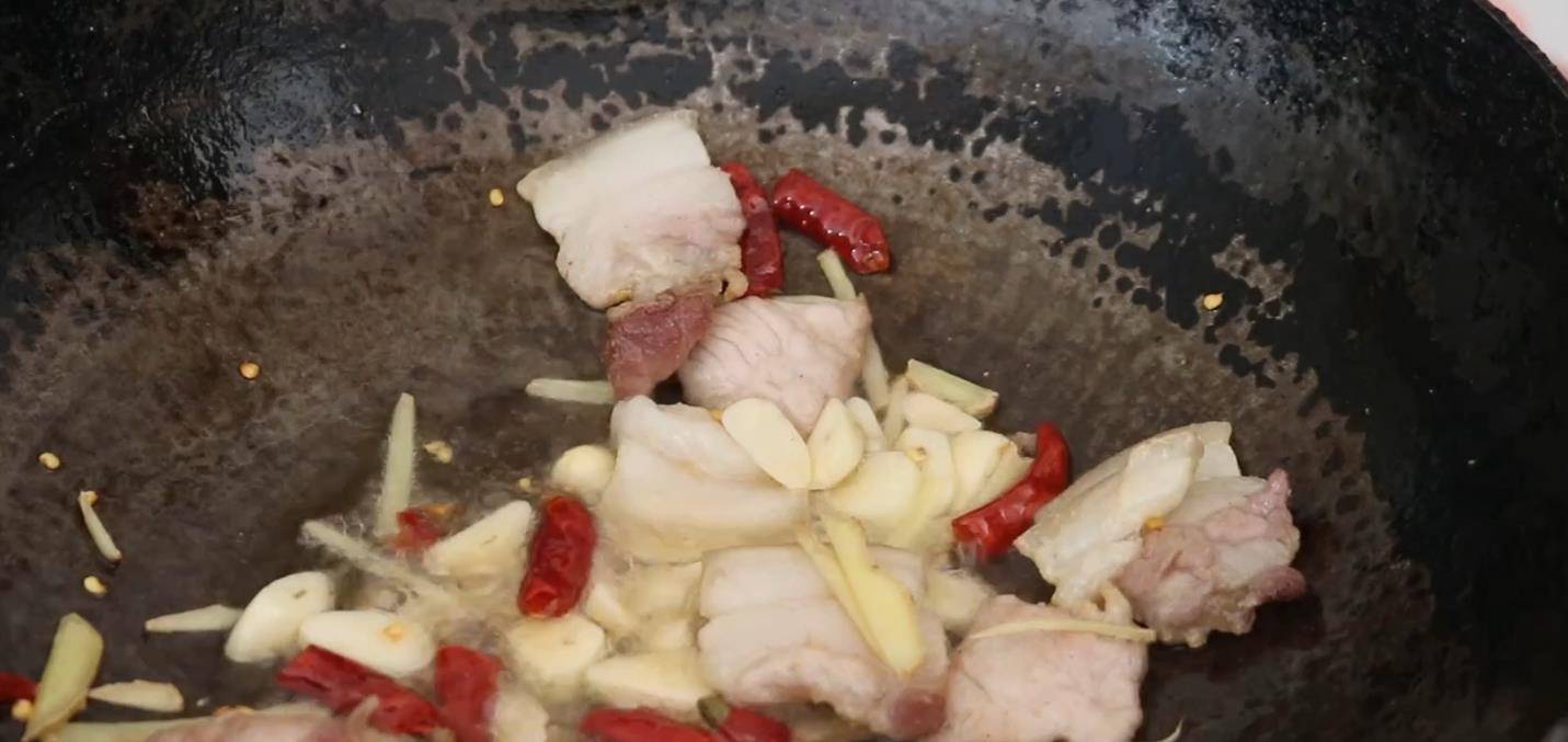 来客|土豆试试这样做，是我家来客必做的拿手菜，上桌就是一大硬菜