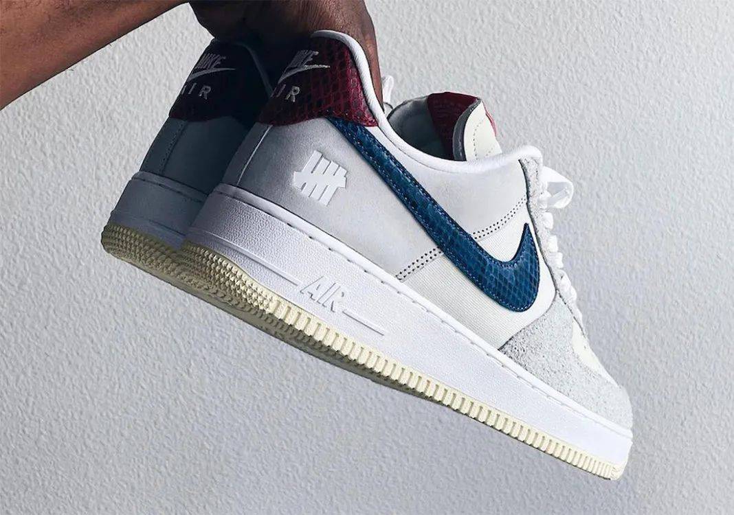 系列|曝 | Undefeated x Nike 再爆新配色，蓝色蛇纹设计永不过时！