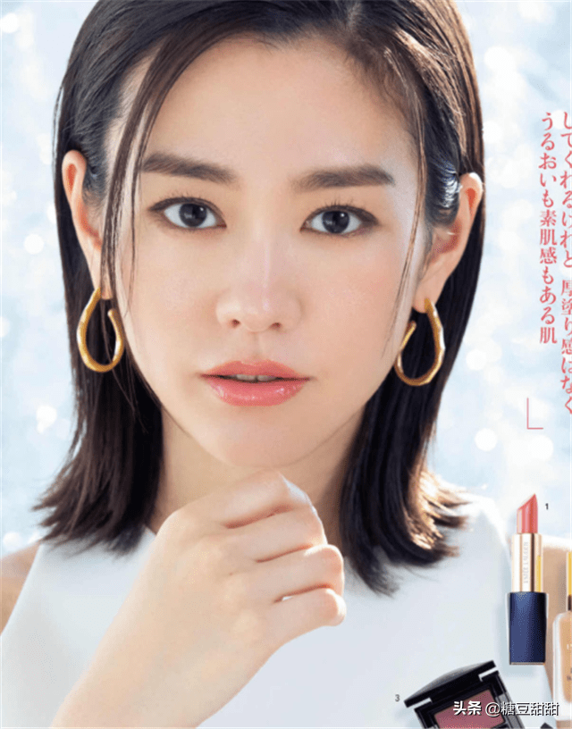 卷发|50岁女人，尽量别留长发、烫卷发！今年流行这3款短发，洋气减龄