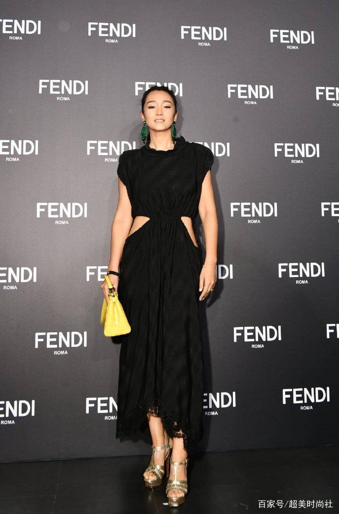 Haruru|时尚博主原来衣品这么差?FENDI放出时尚达人看秀图集体被吐槽