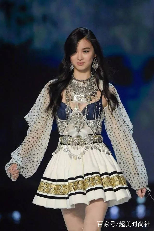 复试|维密复试模特实力演绎小蛮腰，波兰麻豆神秘大片太帅了｜今日美图