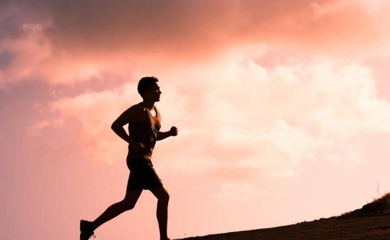 如何坚持跑步 fba59ad8902e443f997c57f4a914bbbb.jpeg