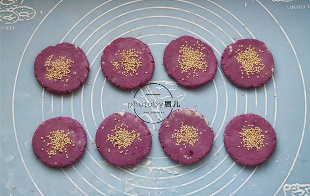 做法|这碱性食物我家常备，营养丰富特健康，做成小饼清甜软糯，真好吃