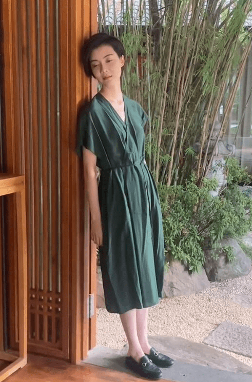 整体|真不是越瘦越好看！39岁车晓瘦到形如枯槁，穿得再大牌也撑不起来