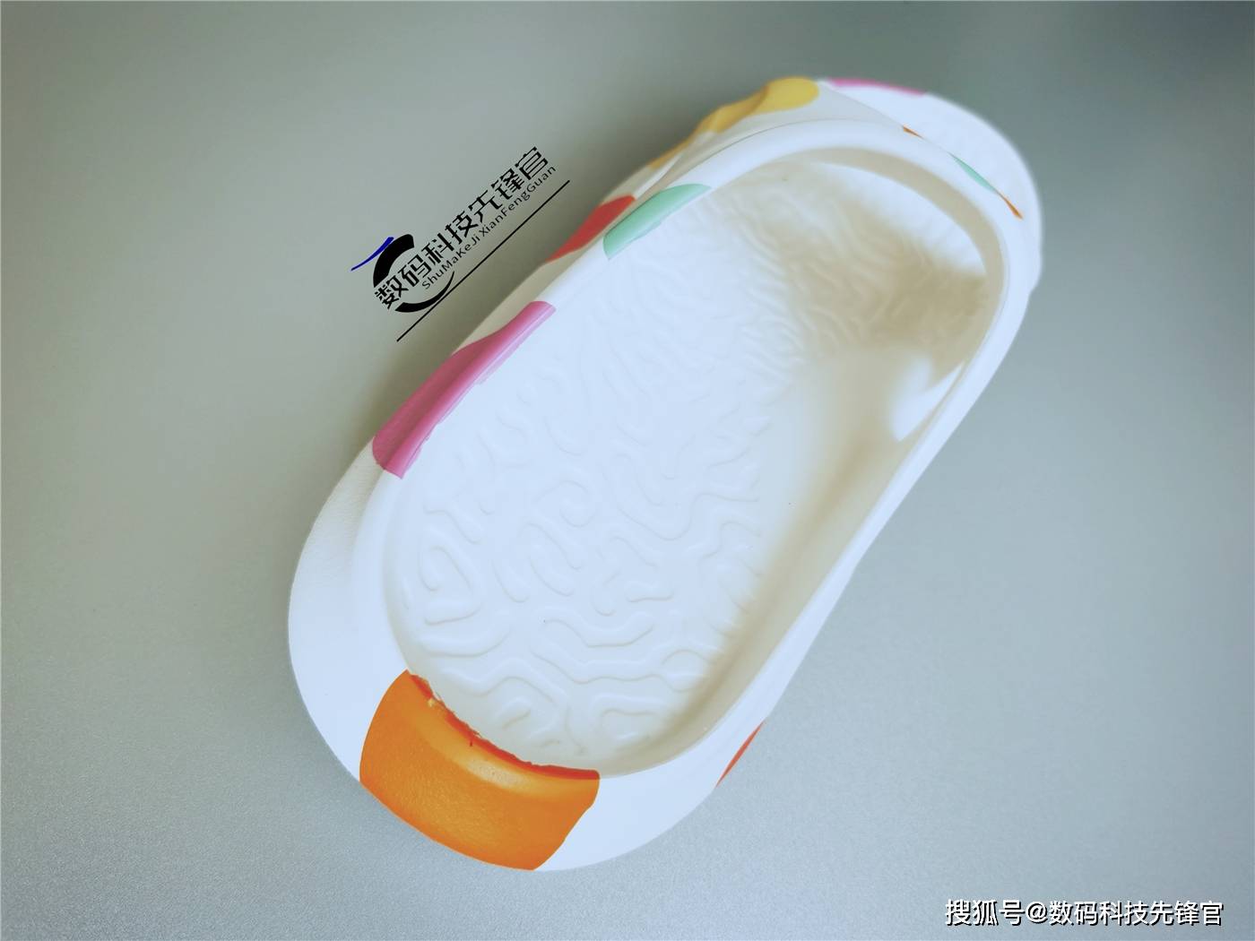 材质|有缓震功能的舒缓拖鞋能给运动后带来什么样的减压效果？