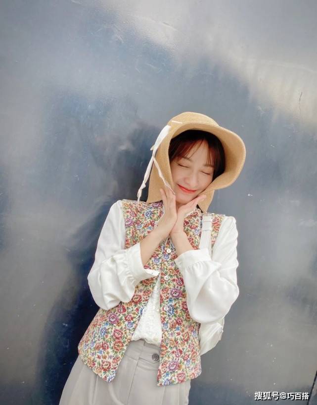 黑色|吴昕终于不是“乖乖女”了！改变风格的她真的好美，很时髦