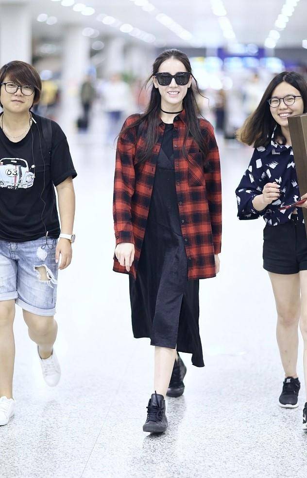 设计|浓颜控的春天来了，迪丽热巴龚俊合作新戏，她一身红裙古风感满满
