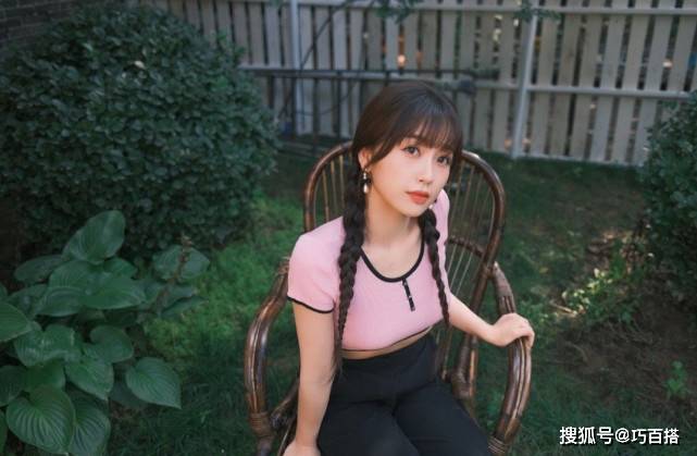 演艺圈|虞书欣又瘦了！超短T恤露出纤细蛮腰，性感又时髦