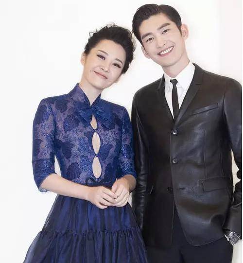 景甜|许晴和蒋勤勤撞衫：一个像贵妇一个像迎宾小姐，网友：仪态差太多