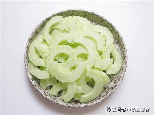 菜瓜|姑姑40还似少女，只因常吃它，脸上无斑点，肤若凝脂，似天仙