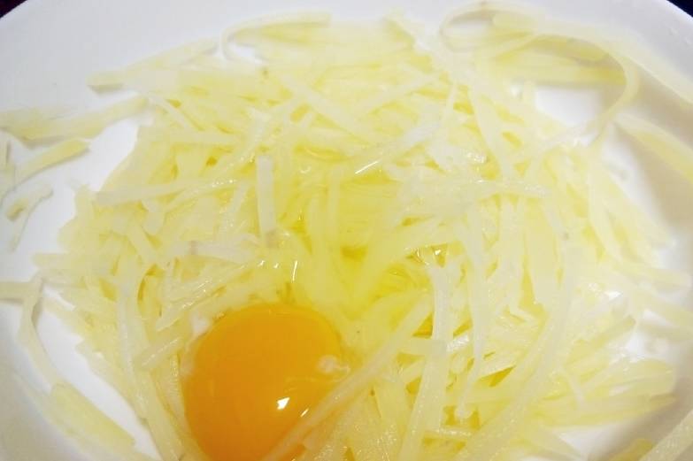 小勺|土豆丝别只会炒了,用来做早餐饼,比煎饺香,儿子天天吵着让我做