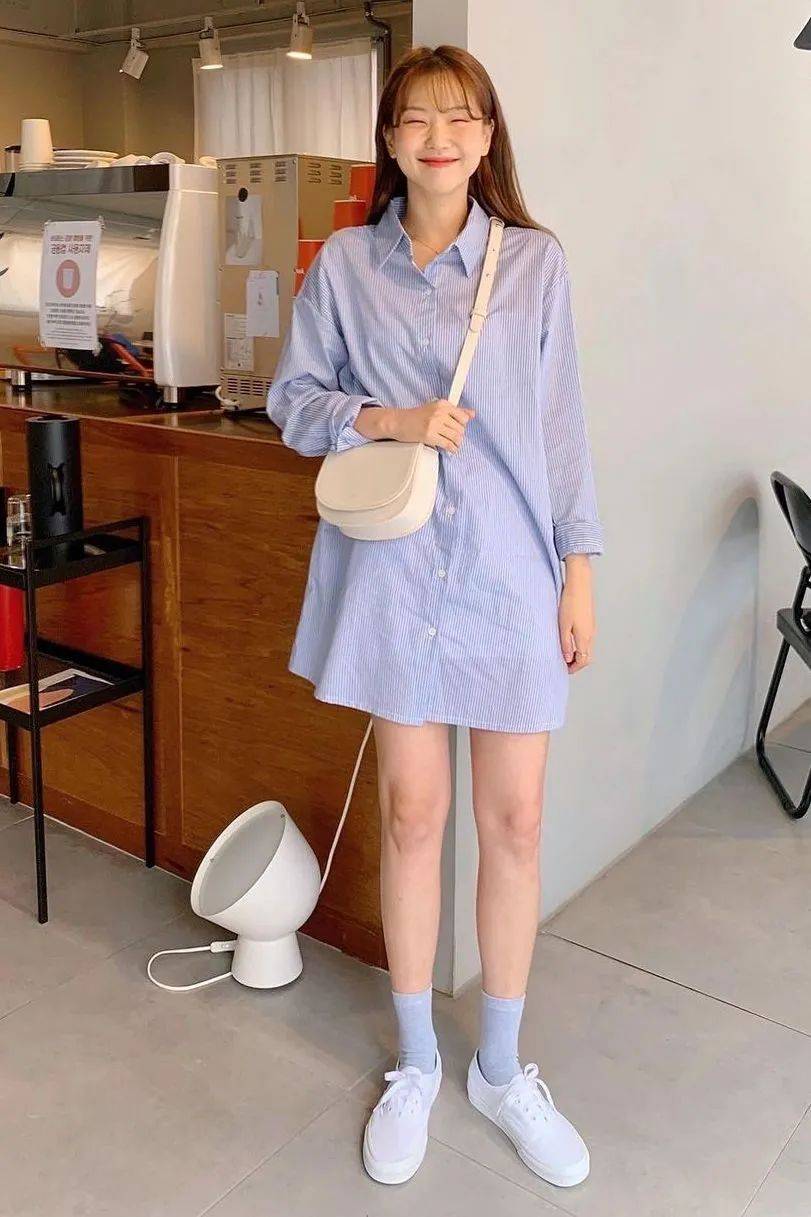 小白|今夏“裙子+运动鞋”这样穿，好看死了！